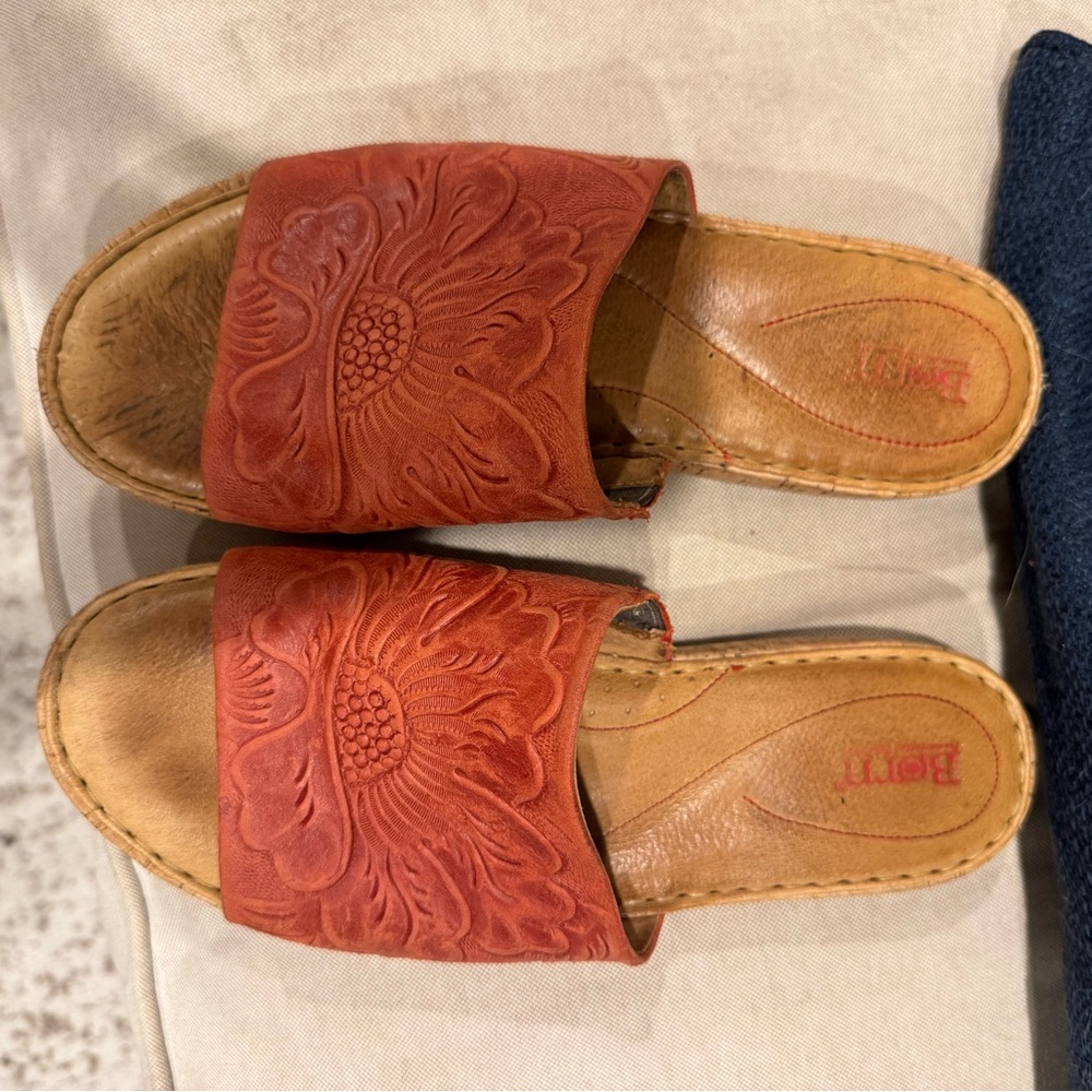 Born Women’s Fish Lake Leather Slides Style# F64805 Red Floral Boho Sandal